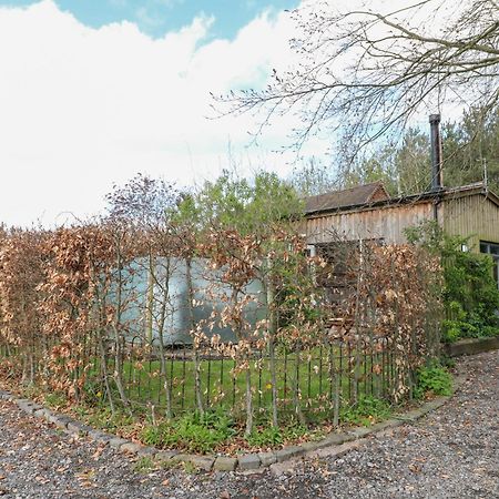 Hen House View Villa Rugeley Kültér fotó