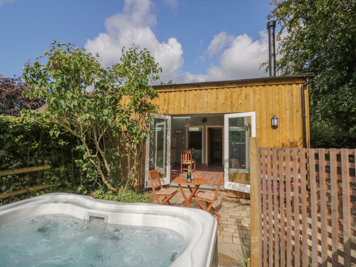 Hen House View Villa Rugeley Kültér fotó
